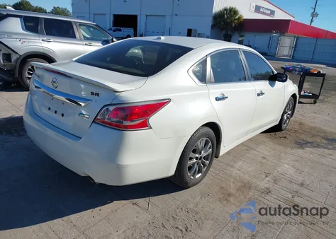 2015 Nissan Altima 2.5 S из США, поврежденный, VIN 1N4AL3AP2FC225610